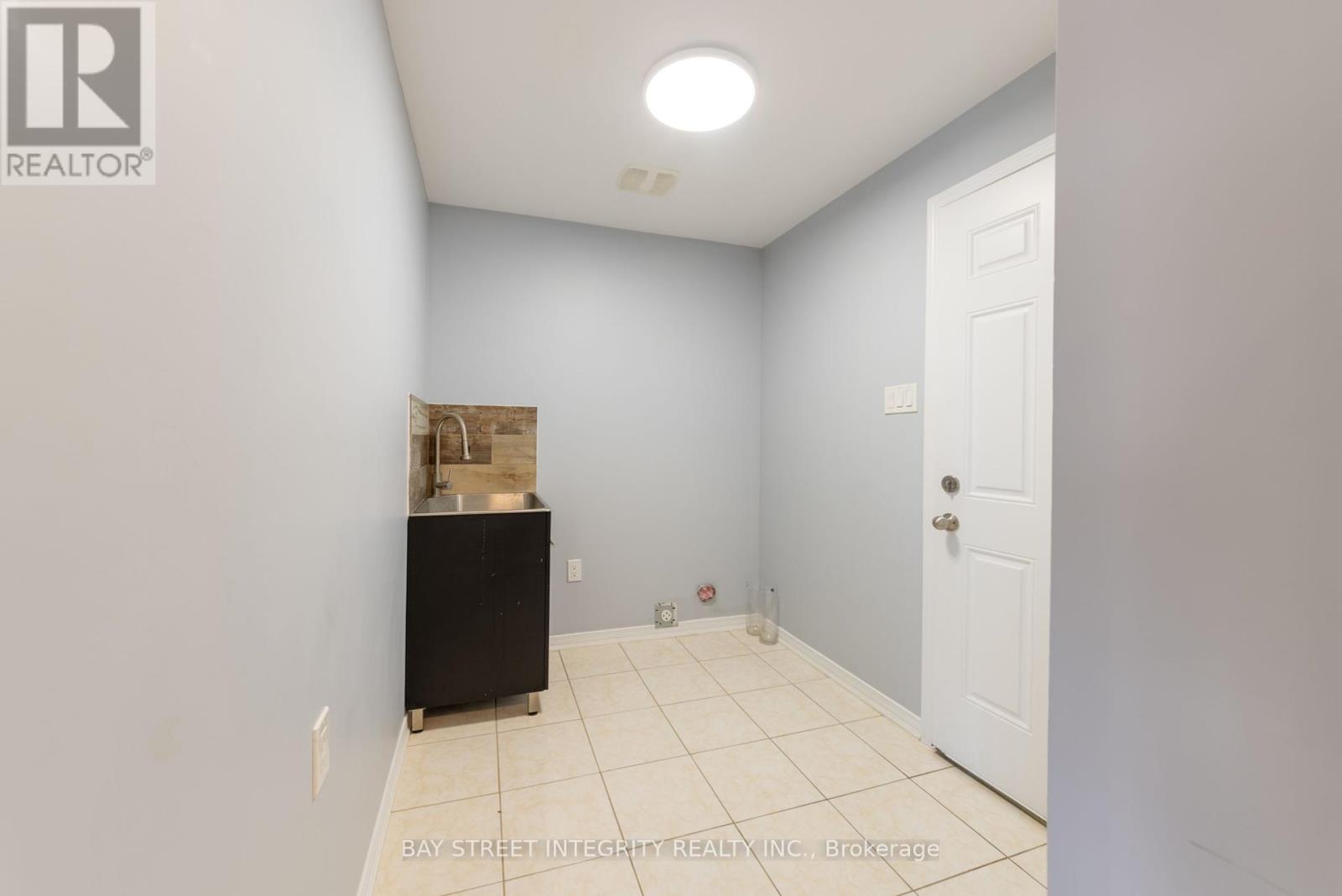 Photo 26 of 82 Oswell Drive, Ajax ON