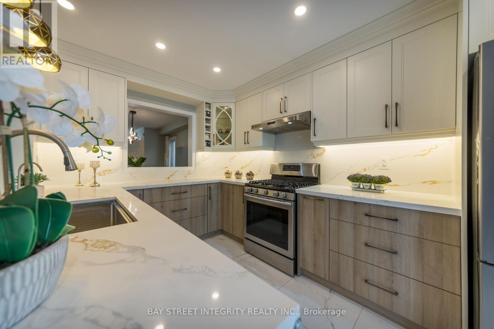 Photo 29 of 82 Oswell Drive, Ajax ON