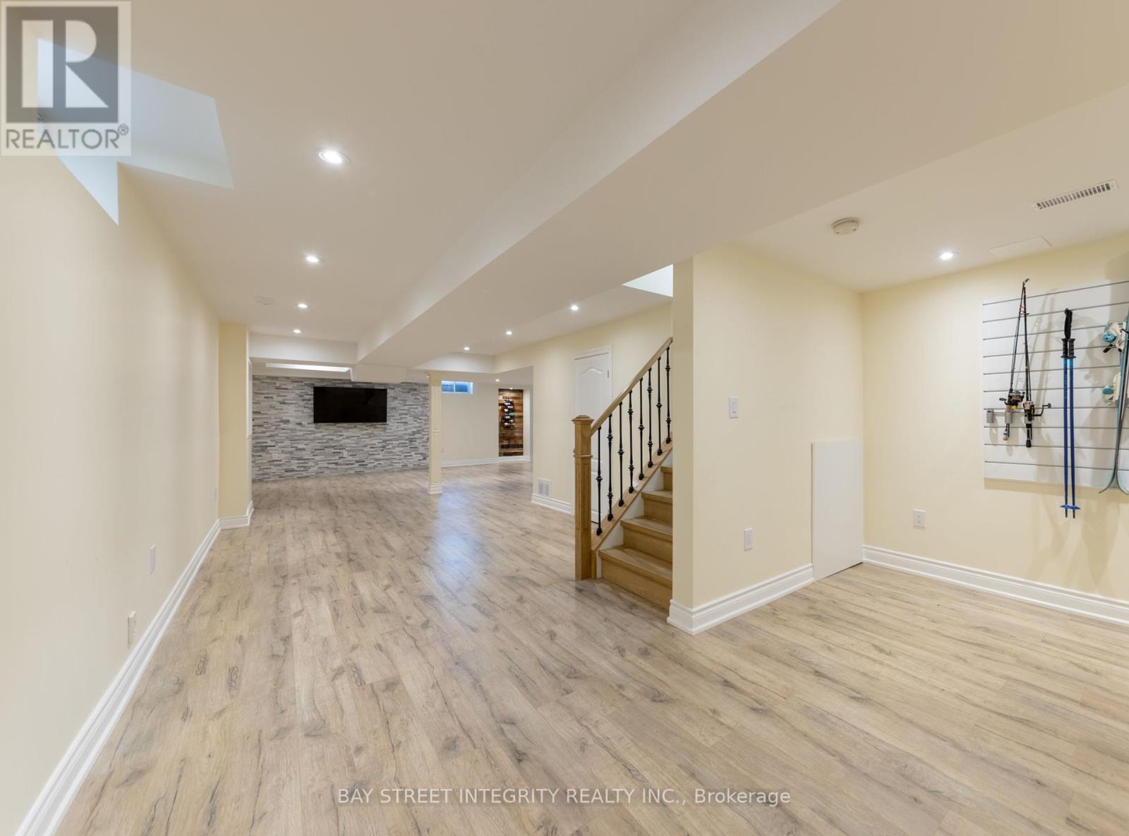 Photo 43 of 82 Oswell Drive, Ajax ON