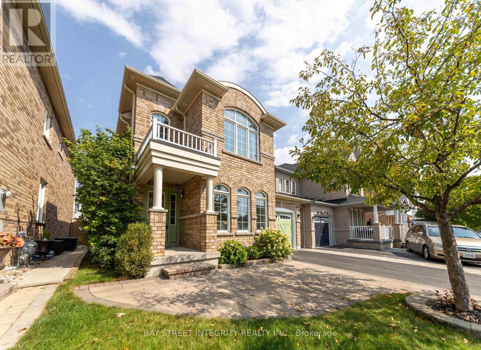 Photo 24 of 82 Oswell Drive, Ajax ON