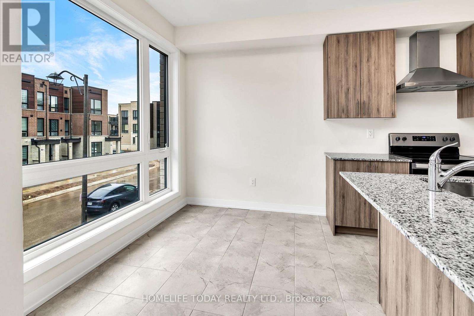 Photo 15 of 104 Stauffer Crescent, Markham ON