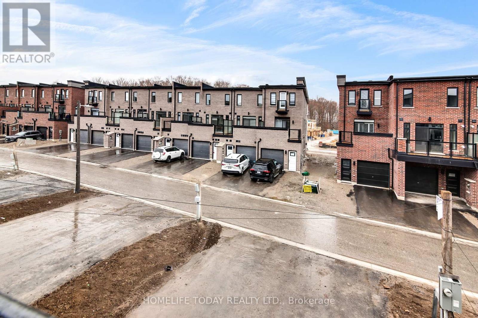 Photo 17 of 104 Stauffer Crescent, Markham ON