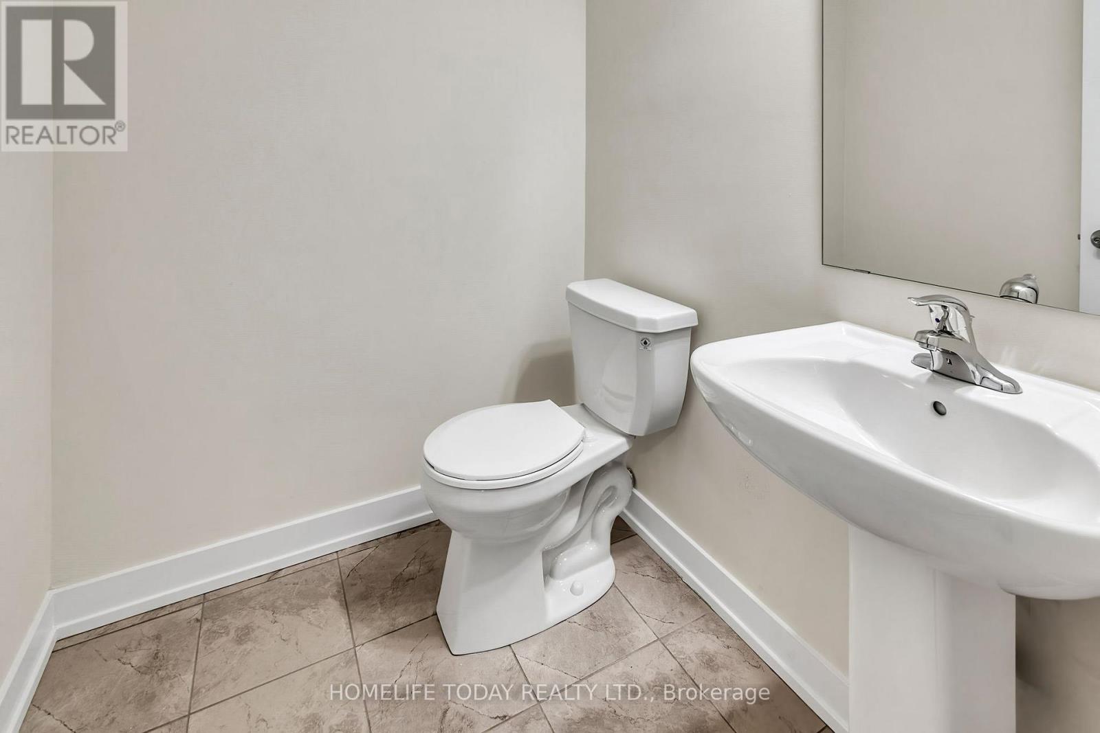 Photo 21 of 104 Stauffer Crescent, Markham ON