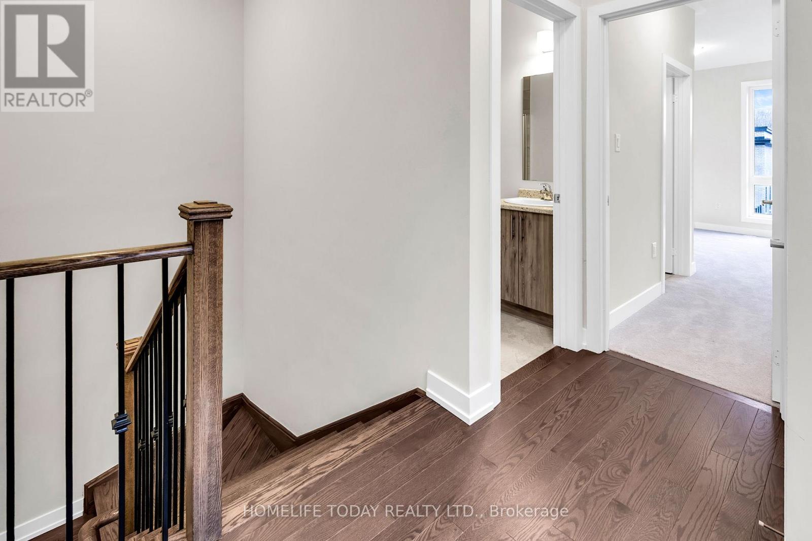 Photo 22 of 104 Stauffer Crescent, Markham ON