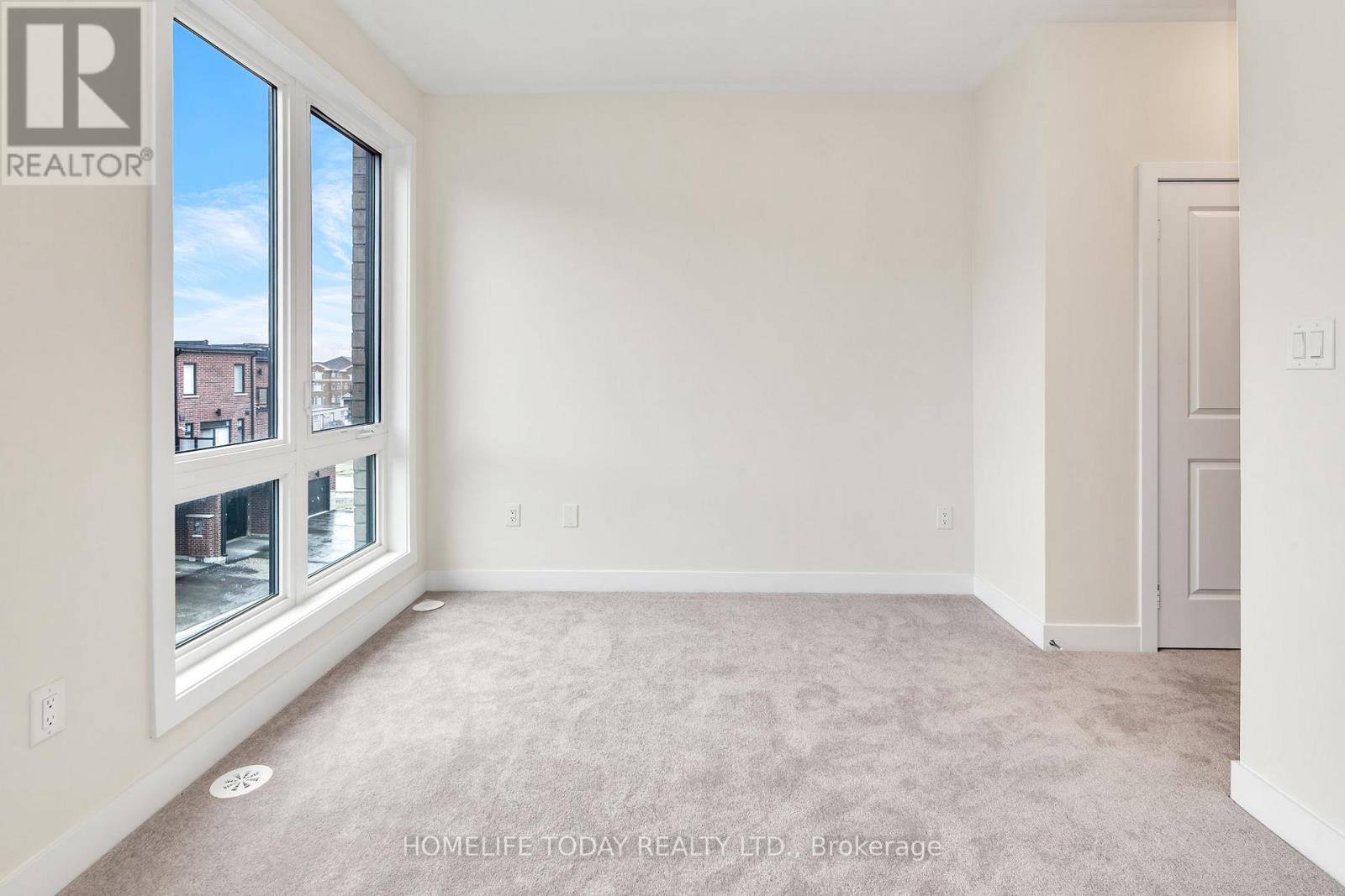 Photo 27 of 104 Stauffer Crescent, Markham ON
