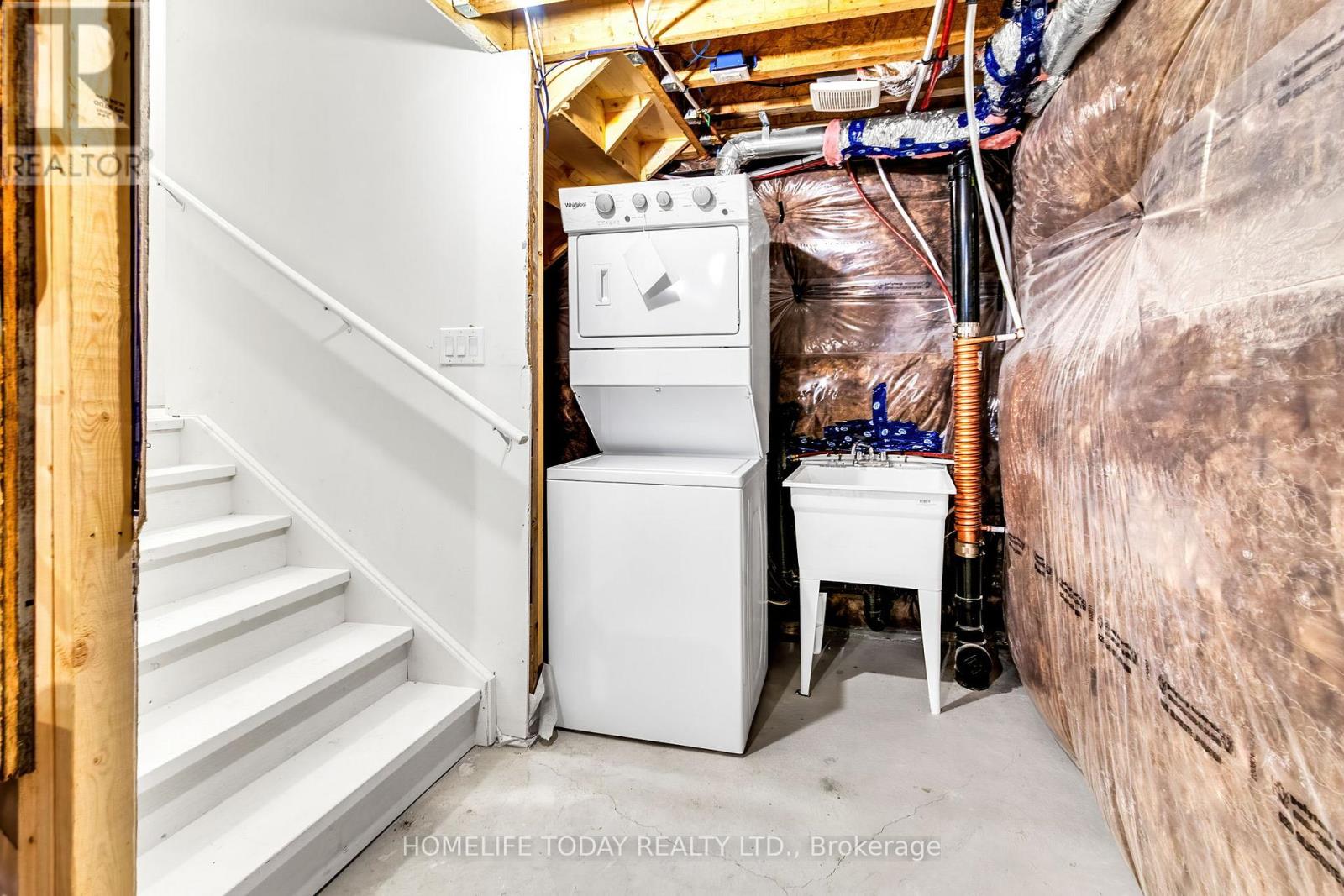 Photo 37 of 104 Stauffer Crescent, Markham ON