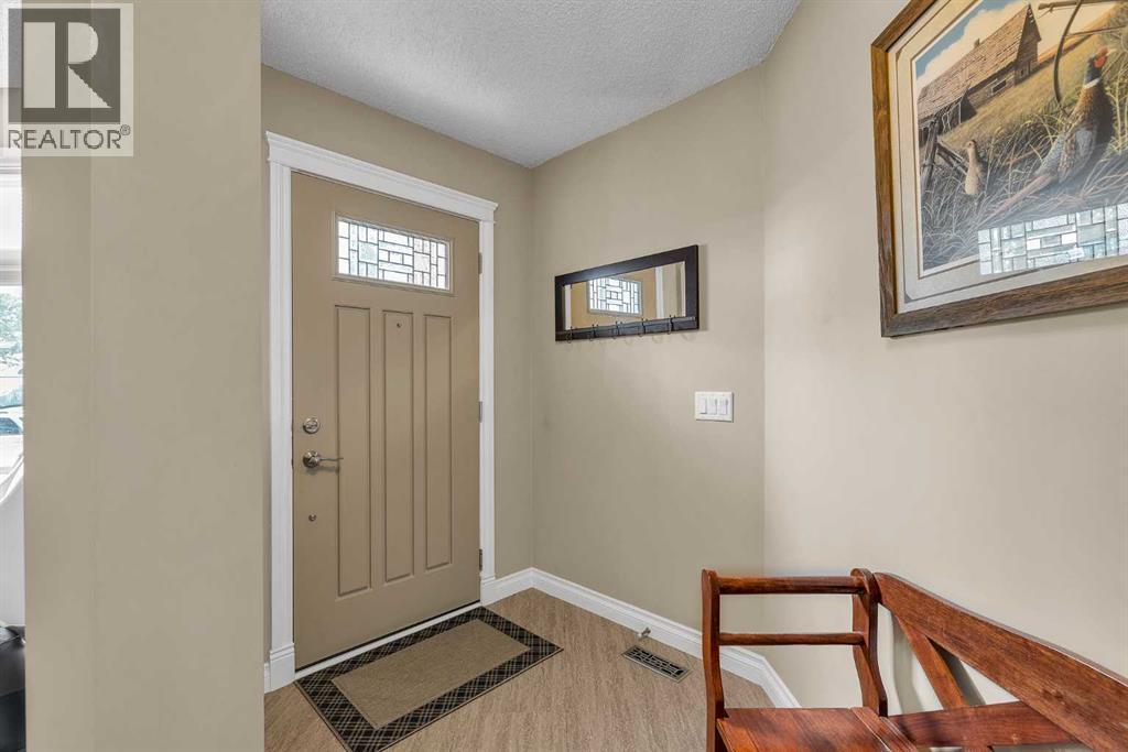 Single Family House 4 Level for Sale in  Douglas Glen Mews SE Douglasdale/Glen Calgary 
