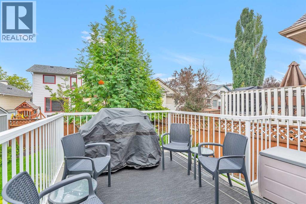 Single Family House 4 Level for Sale in  Douglas Glen Mews SE Douglasdale/Glen Calgary 