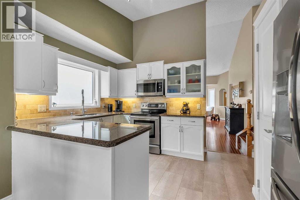 Single Family House 4 Level for Sale in  Douglas Glen Mews SE Douglasdale/Glen Calgary 