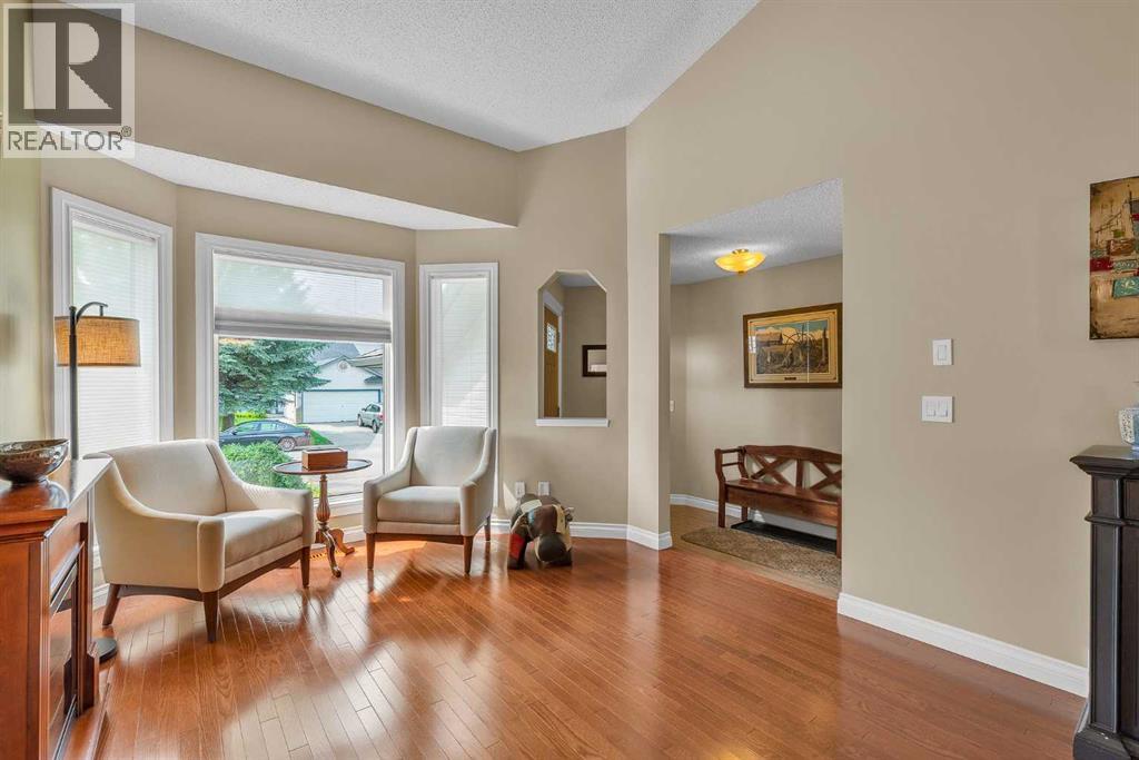 Single Family House 4 Level for Sale in  Douglas Glen Mews SE Douglasdale/Glen Calgary 