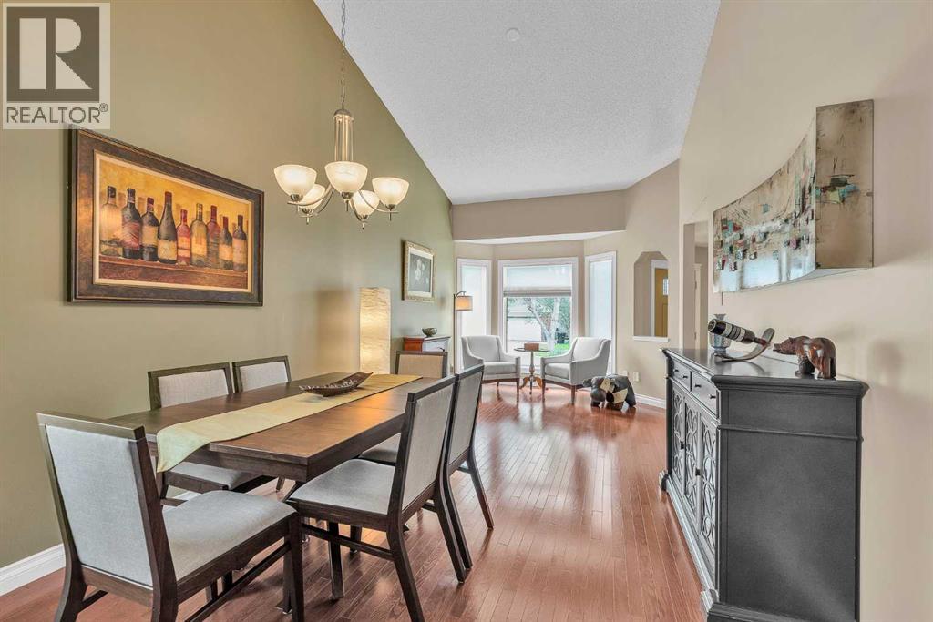 Single Family House 4 Level for Sale in  Douglas Glen Mews SE Douglasdale/Glen Calgary 
