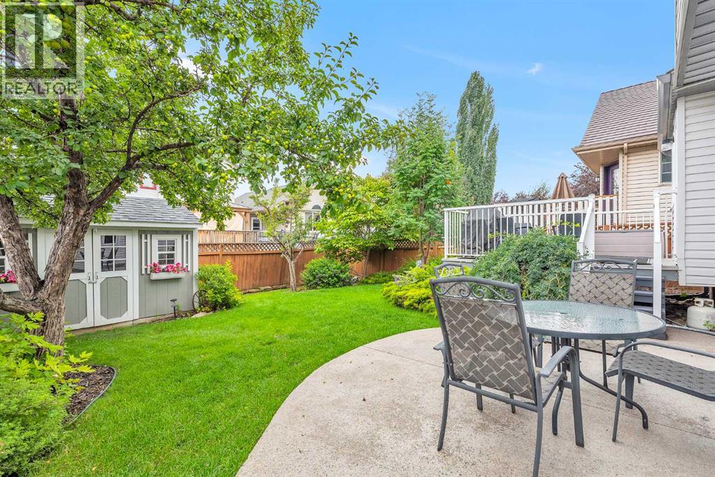 Single Family House 4 Level for Sale in  Douglas Glen Mews SE Douglasdale/Glen Calgary 