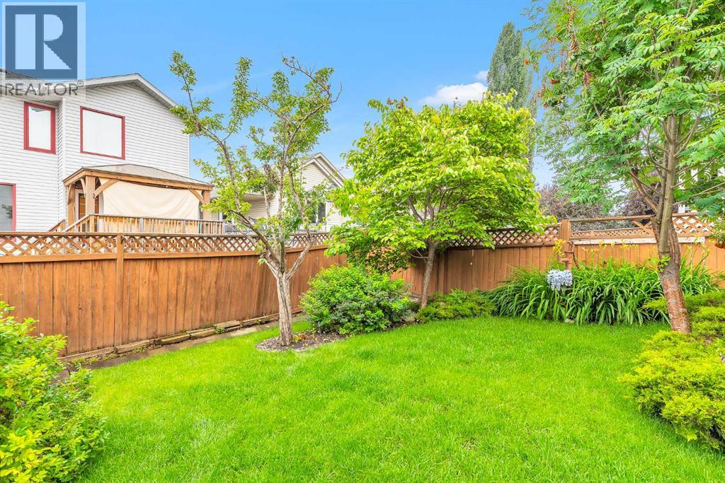 Single Family House 4 Level for Sale in  Douglas Glen Mews SE Douglasdale/Glen Calgary 