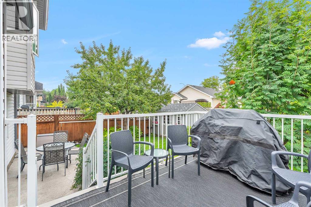 Single Family House 4 Level for Sale in  Douglas Glen Mews SE Douglasdale/Glen Calgary 