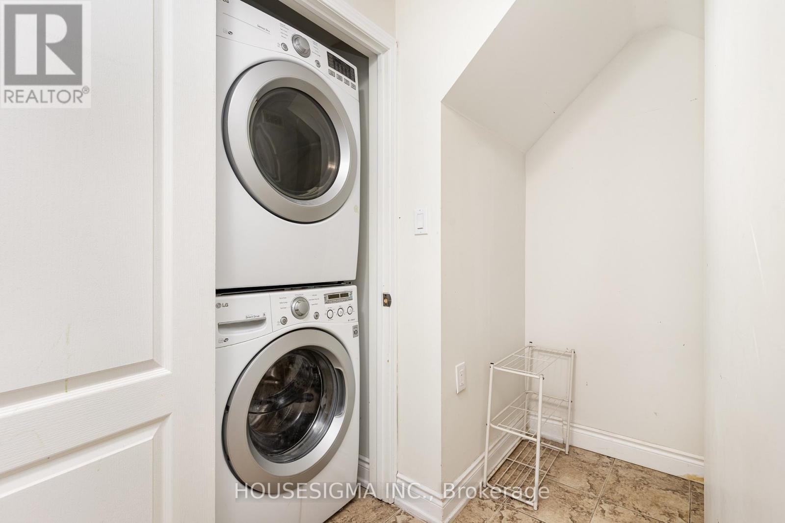 Photo 4 of Basement 243 Elbern Markell Drive, Brampton ON