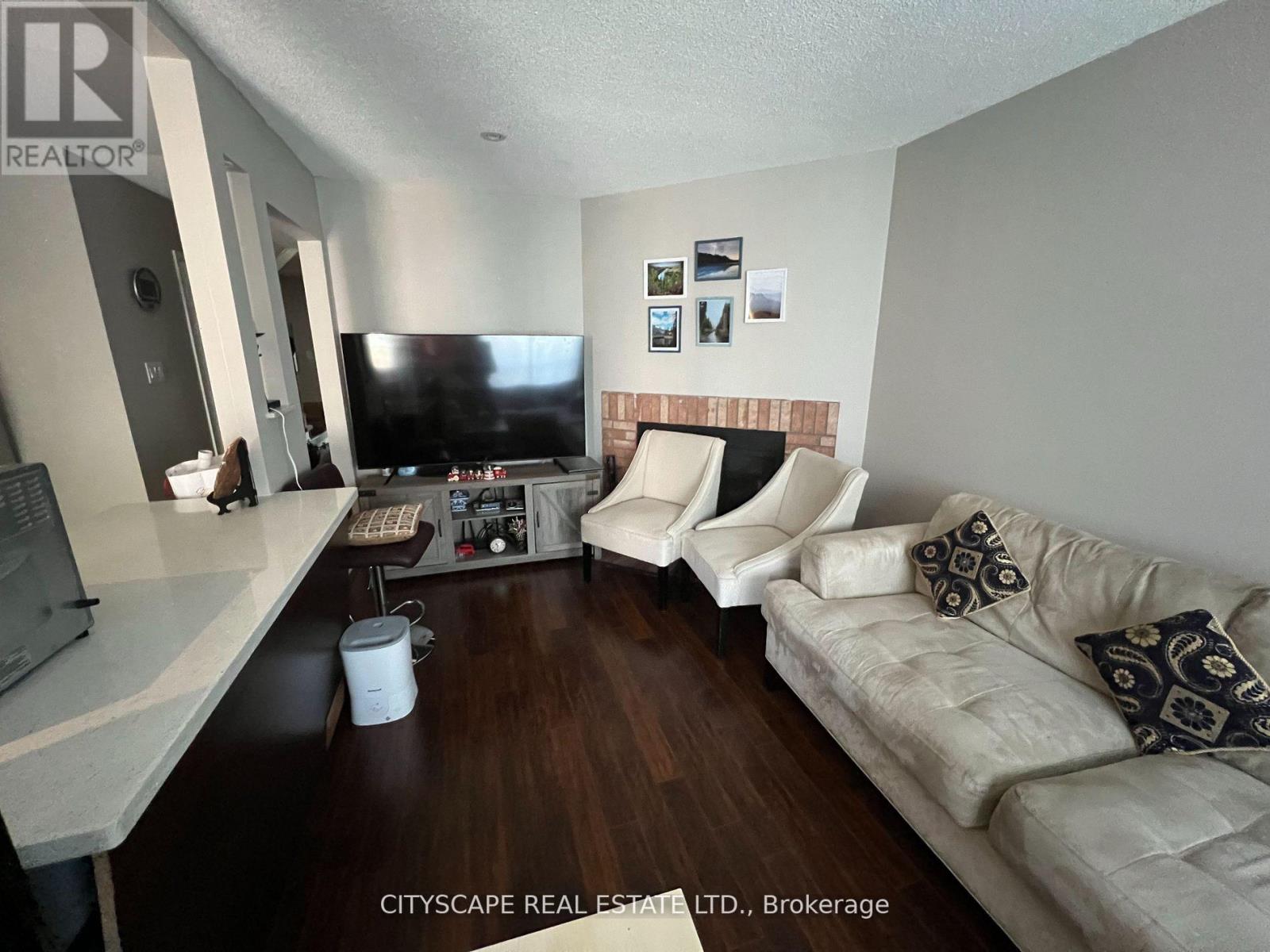 Photo 10 of 936 Blizzard Road, Mississauga ON