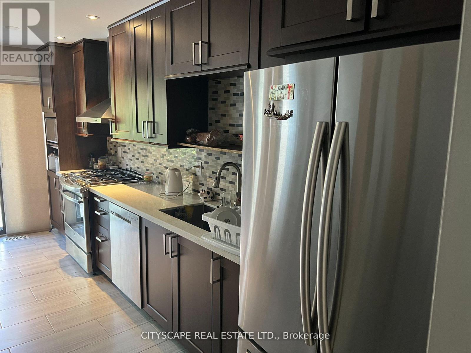 Photo 12 of 936 Blizzard Road, Mississauga ON