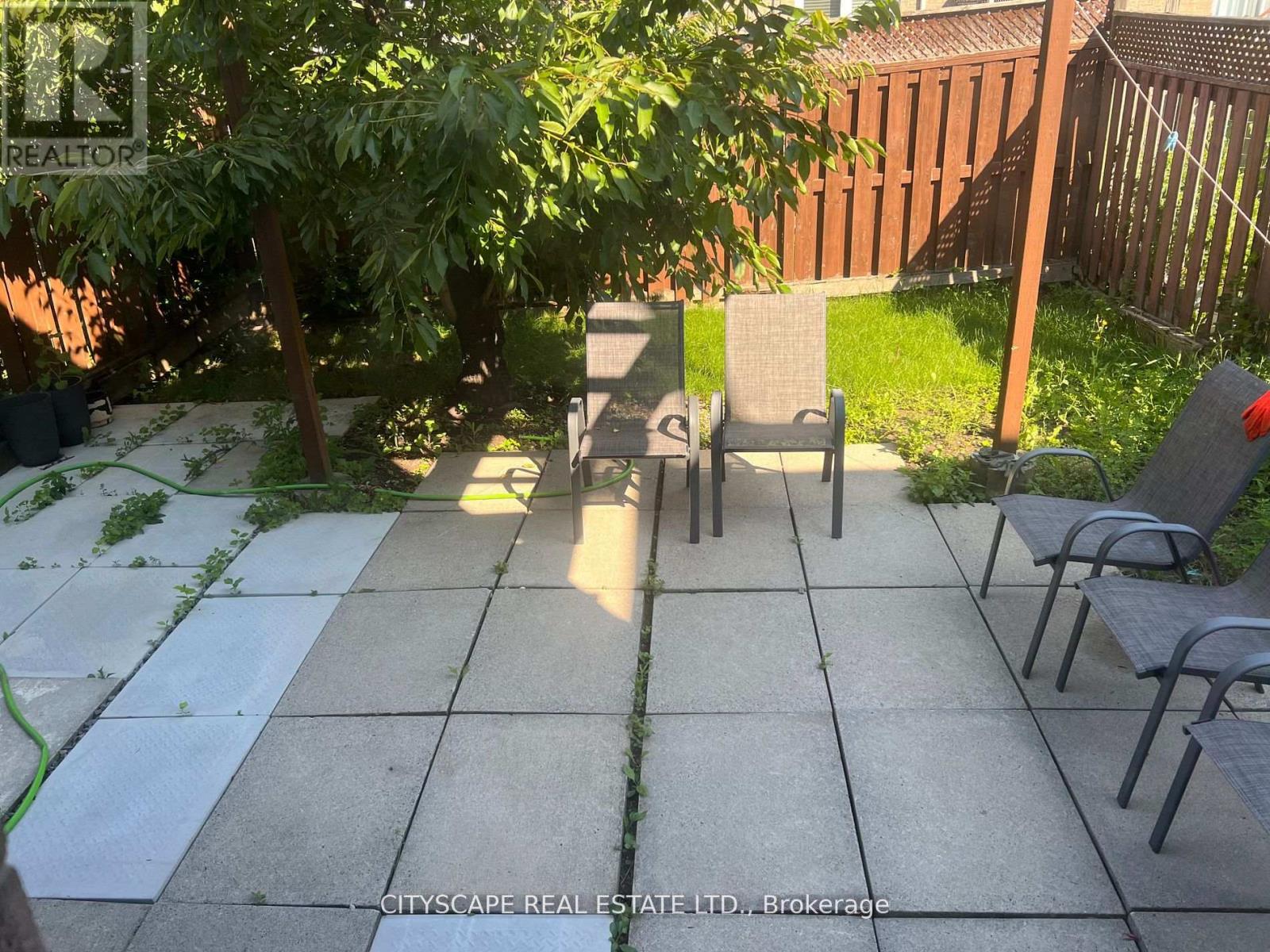 Photo 20 of 936 Blizzard Road, Mississauga ON