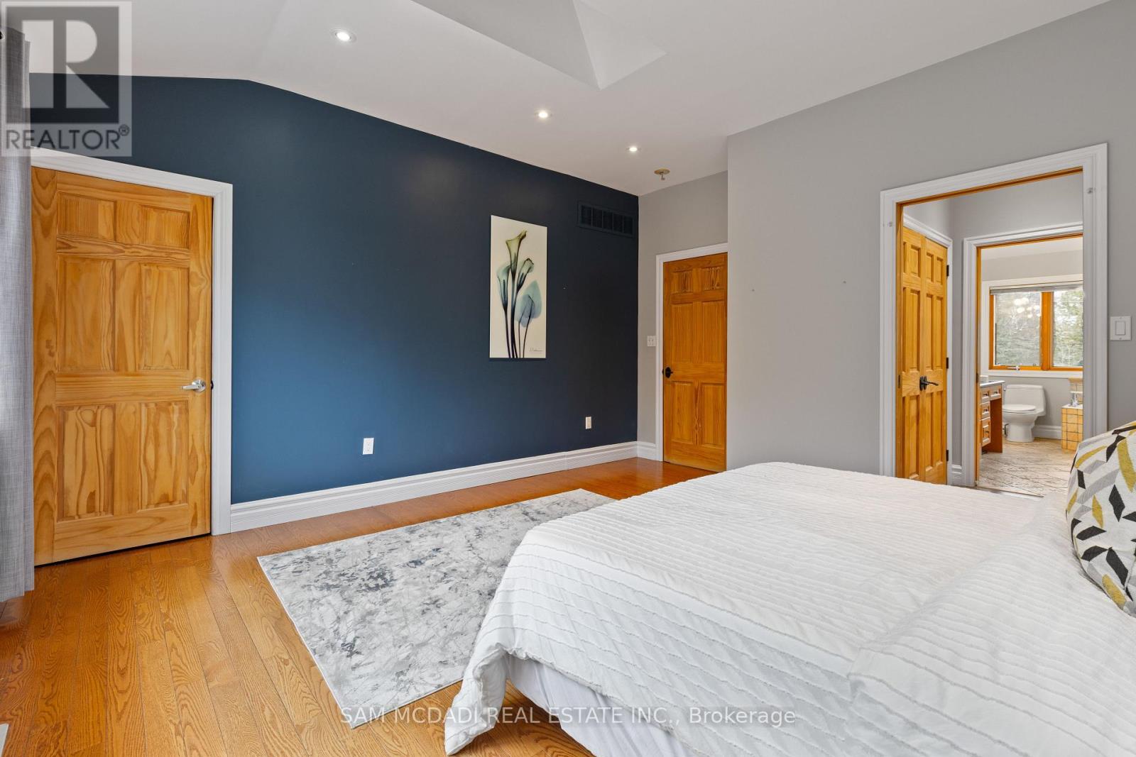 Photo 21 of 690 Meadow Wood Road, Mississauga ON