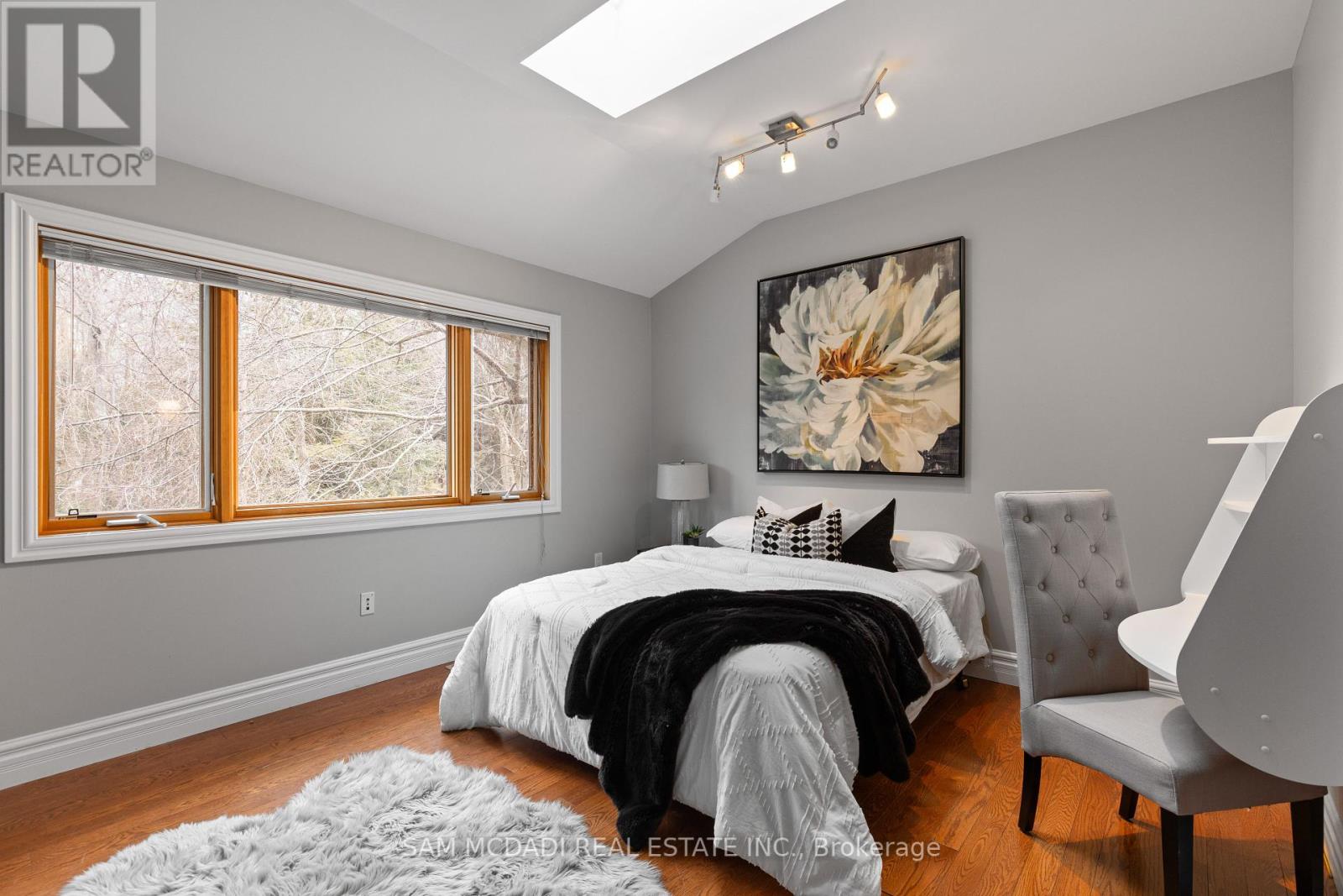 Photo 24 of 690 Meadow Wood Road, Mississauga ON