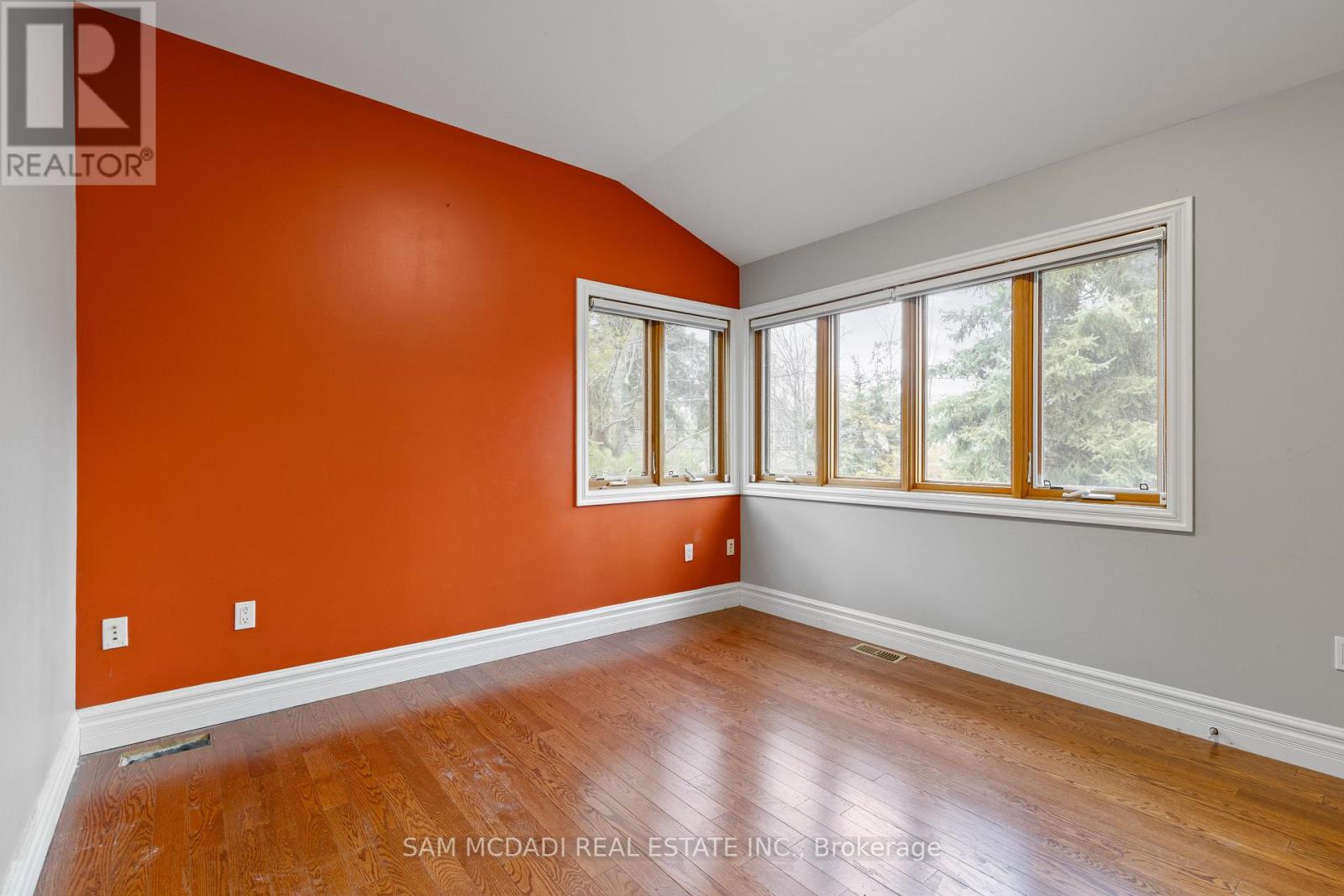 Photo 27 of 690 Meadow Wood Road, Mississauga ON