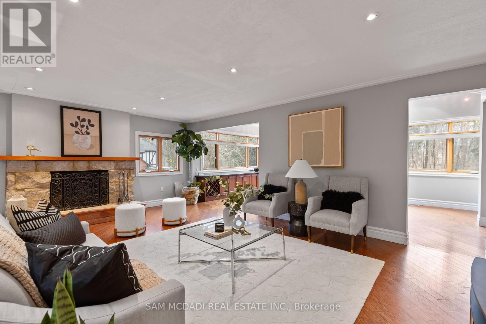 Photo 6 of 690 Meadow Wood Road, Mississauga ON