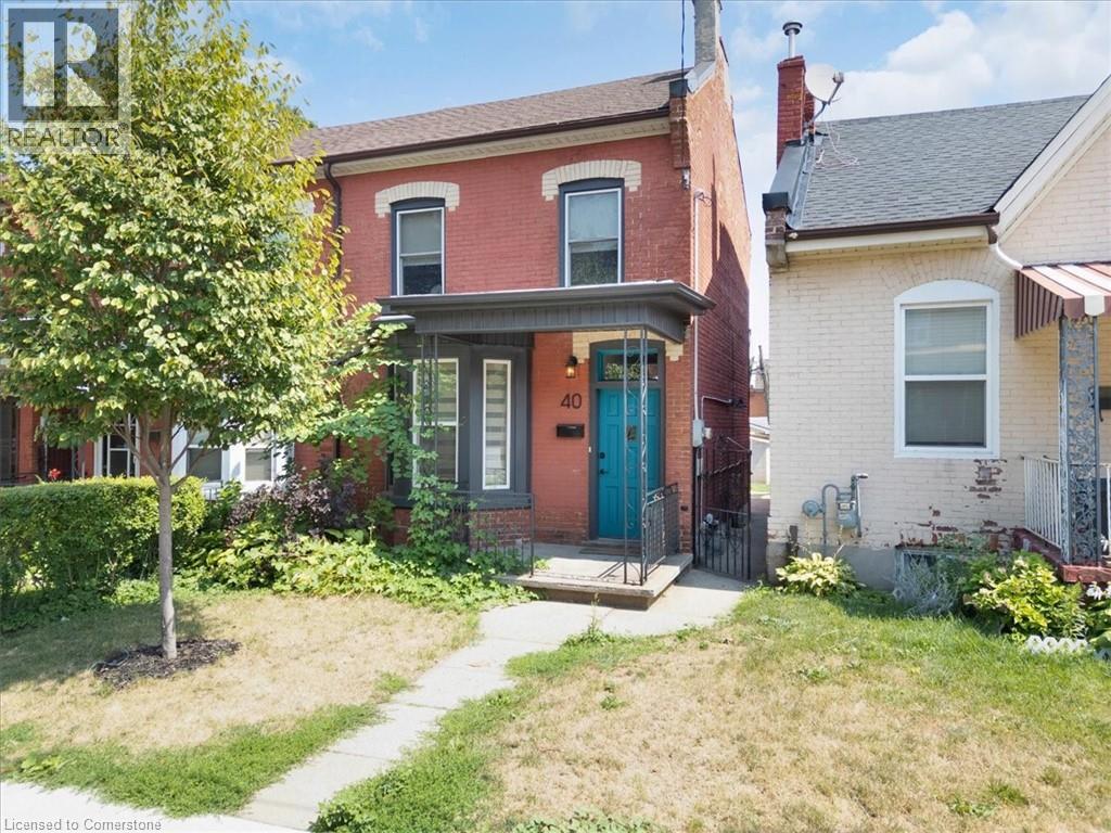 Photo 3 of 40 Emerald Street N, Hamilton ON