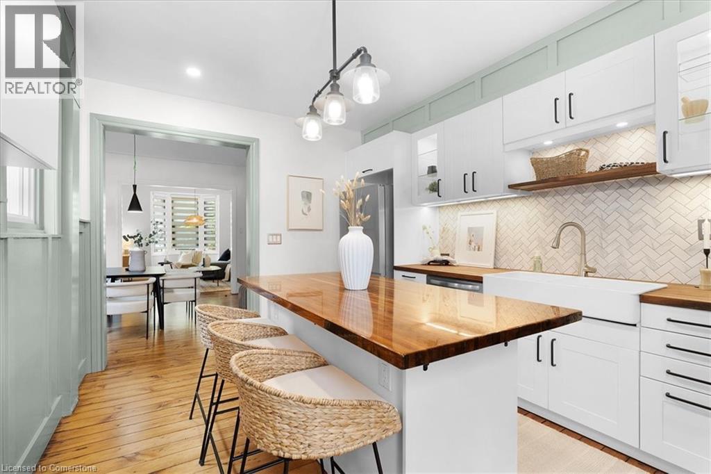 Photo 32 of 40 Emerald Street N, Hamilton ON