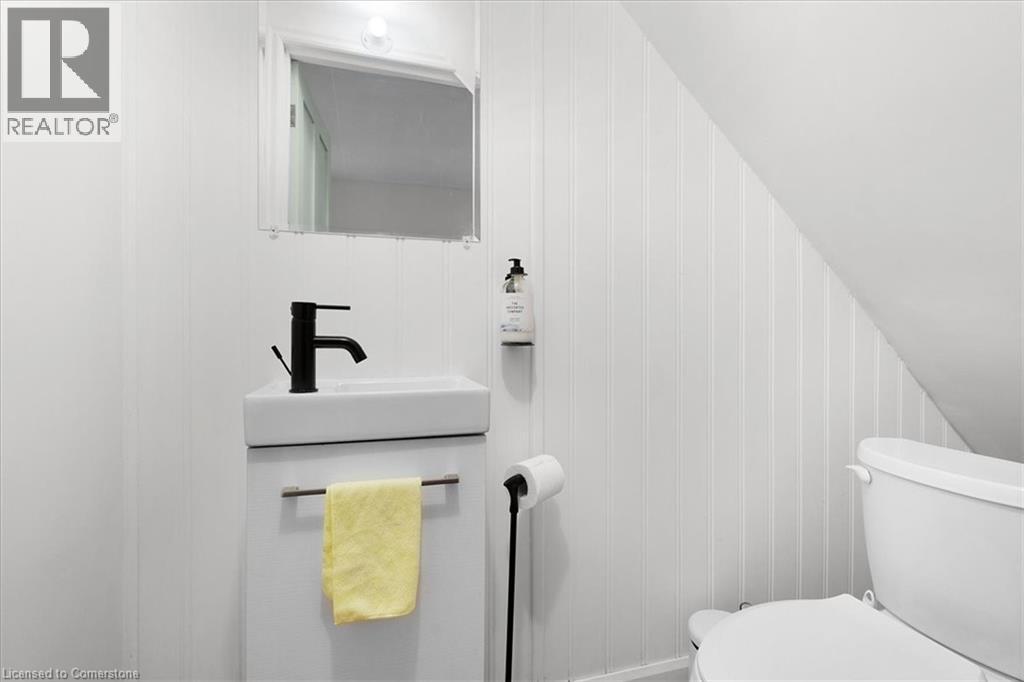 Photo 34 of 40 Emerald Street N, Hamilton ON