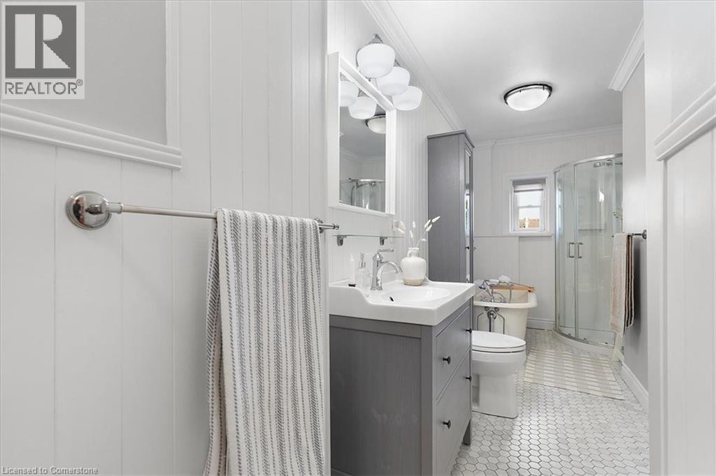 Photo 27 of 40 Emerald Street N, Hamilton ON