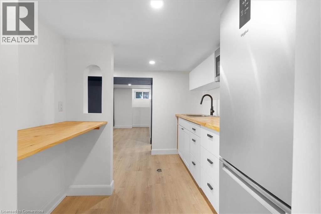 Photo 25 of 40 Emerald Street N, Hamilton ON
