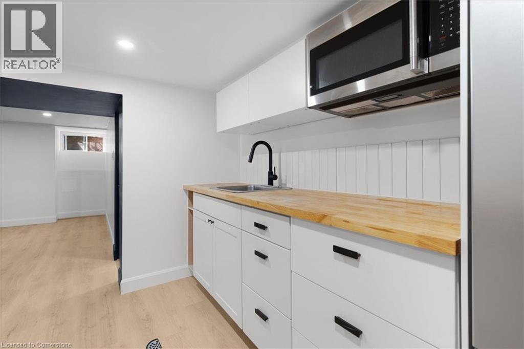 Photo 39 of 40 Emerald Street N, Hamilton ON