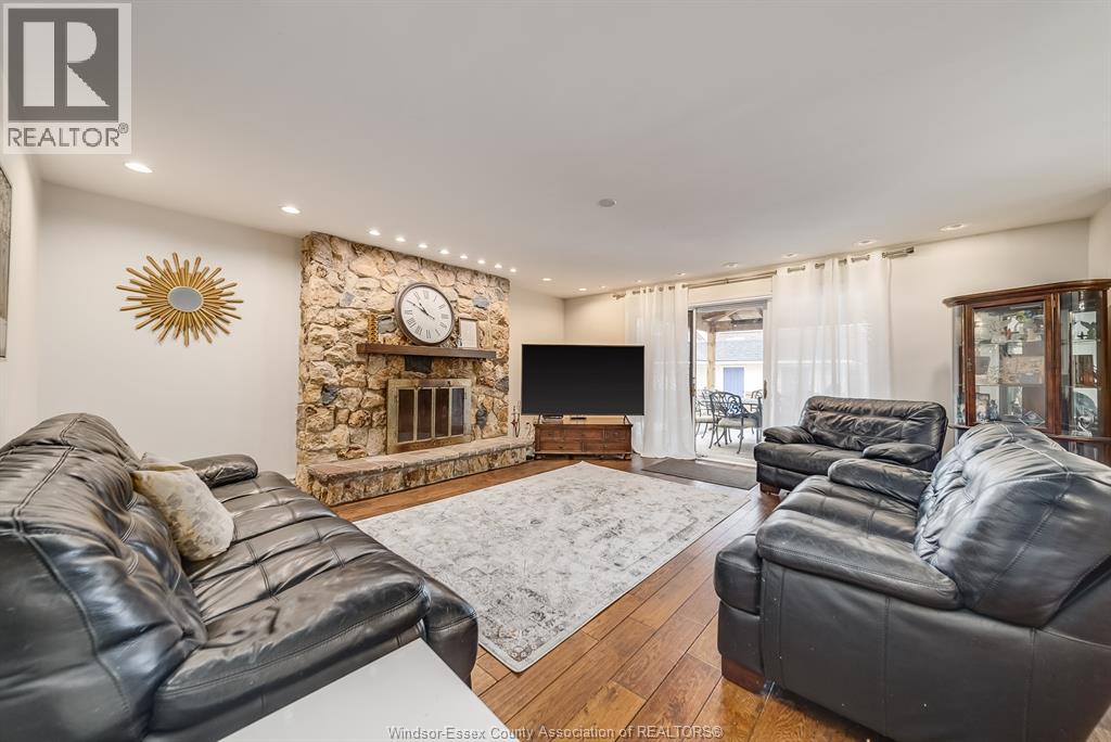 Photo 18 of 3737 Huntington Avenue, Windsor ON