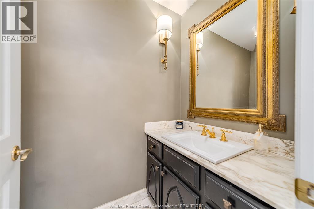Photo 10 of 3737 Huntington Avenue, Windsor ON