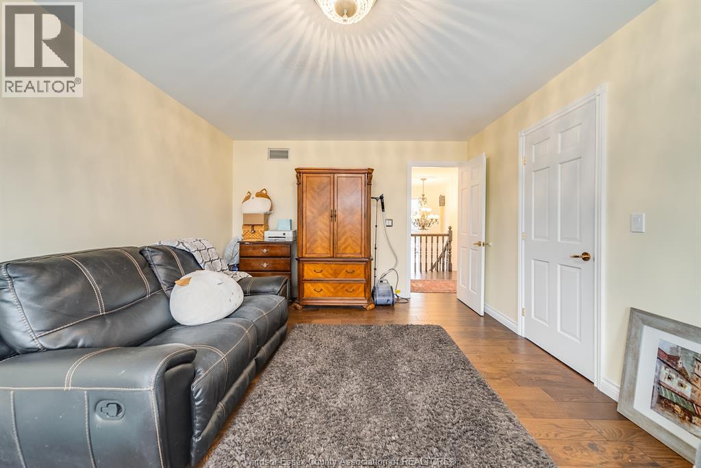 Photo 27 of 3737 Huntington Avenue, Windsor ON