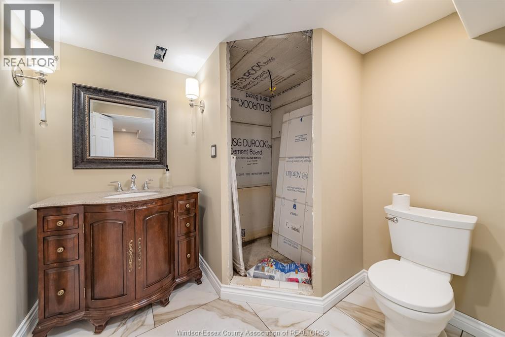 Photo 38 of 3737 Huntington Avenue, Windsor ON