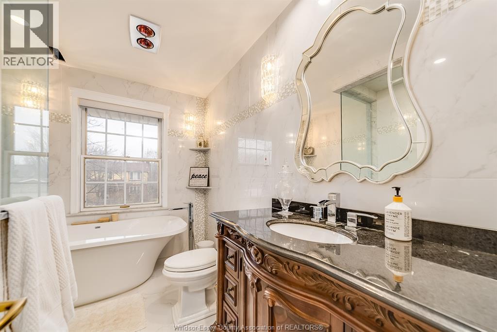 Photo 32 of 3737 Huntington Avenue, Windsor ON