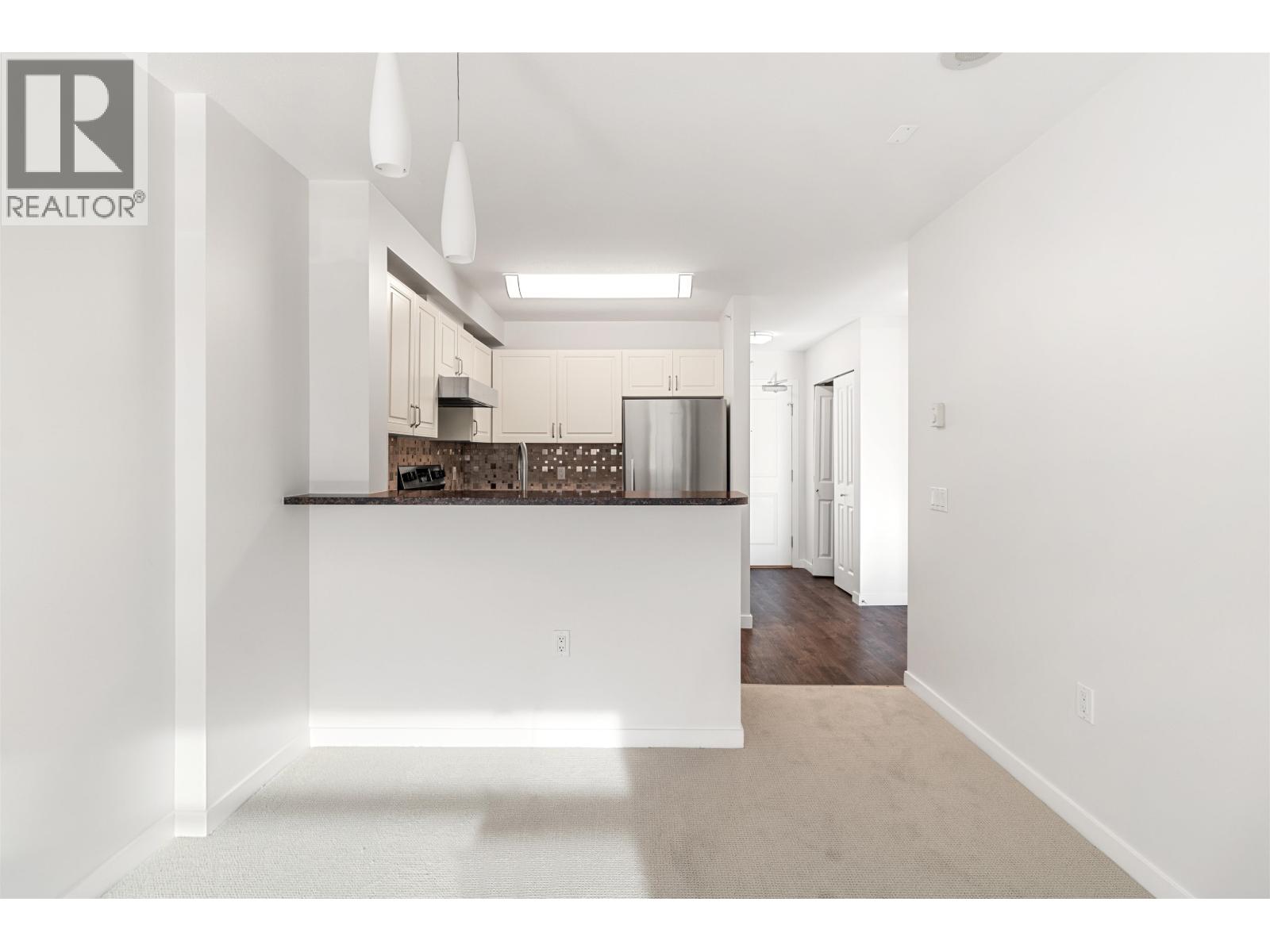 Photo 18 of 715 2799 Yew Street, Vancouver BC