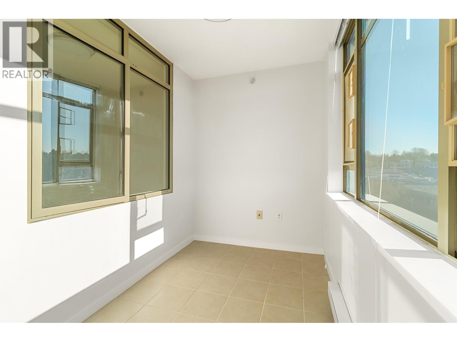 Photo 9 of 715 2799 Yew Street, Vancouver BC