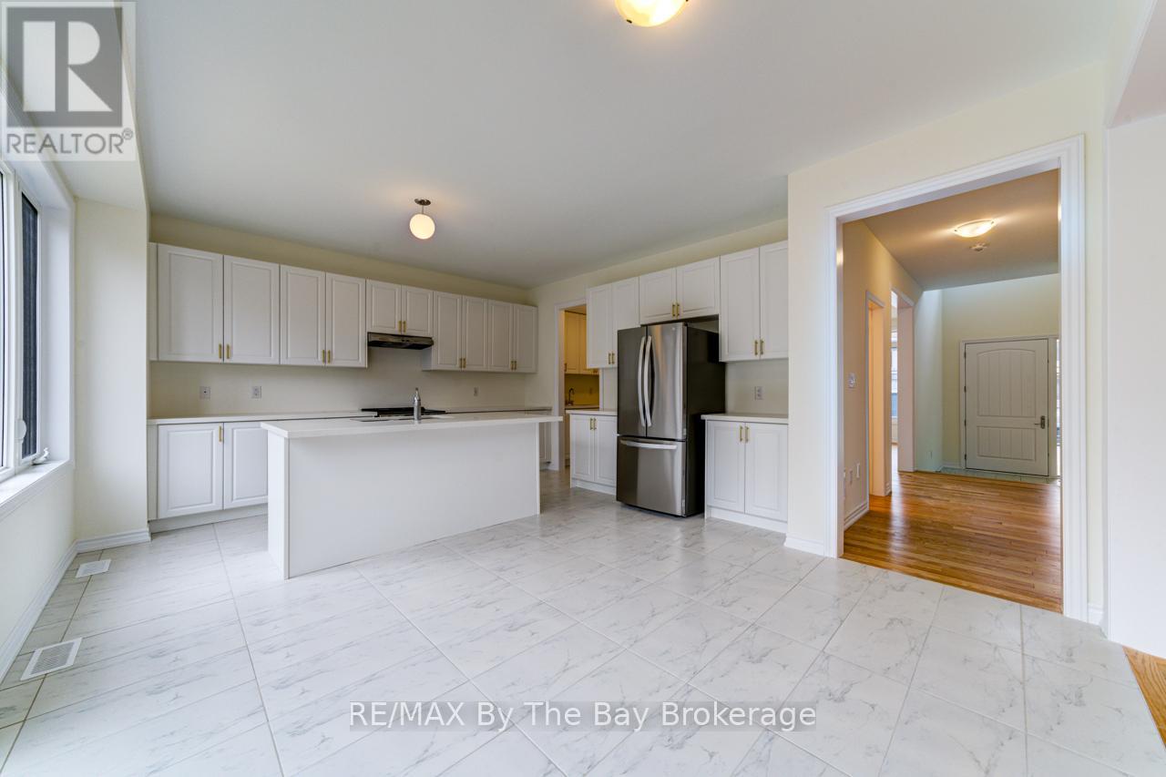 Photo 12 of 41 Del Ray Crescent, Wasaga Beach ON