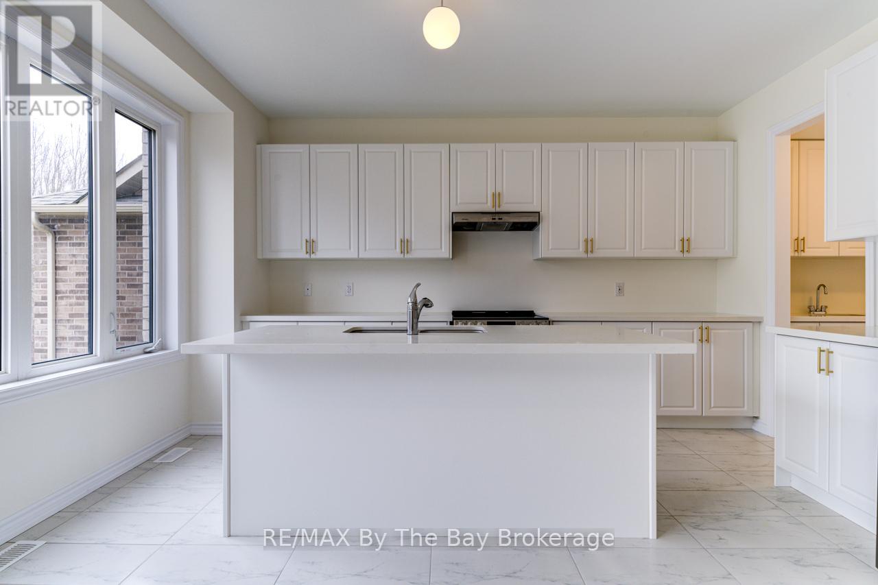 Photo 14 of 41 Del Ray Crescent, Wasaga Beach ON