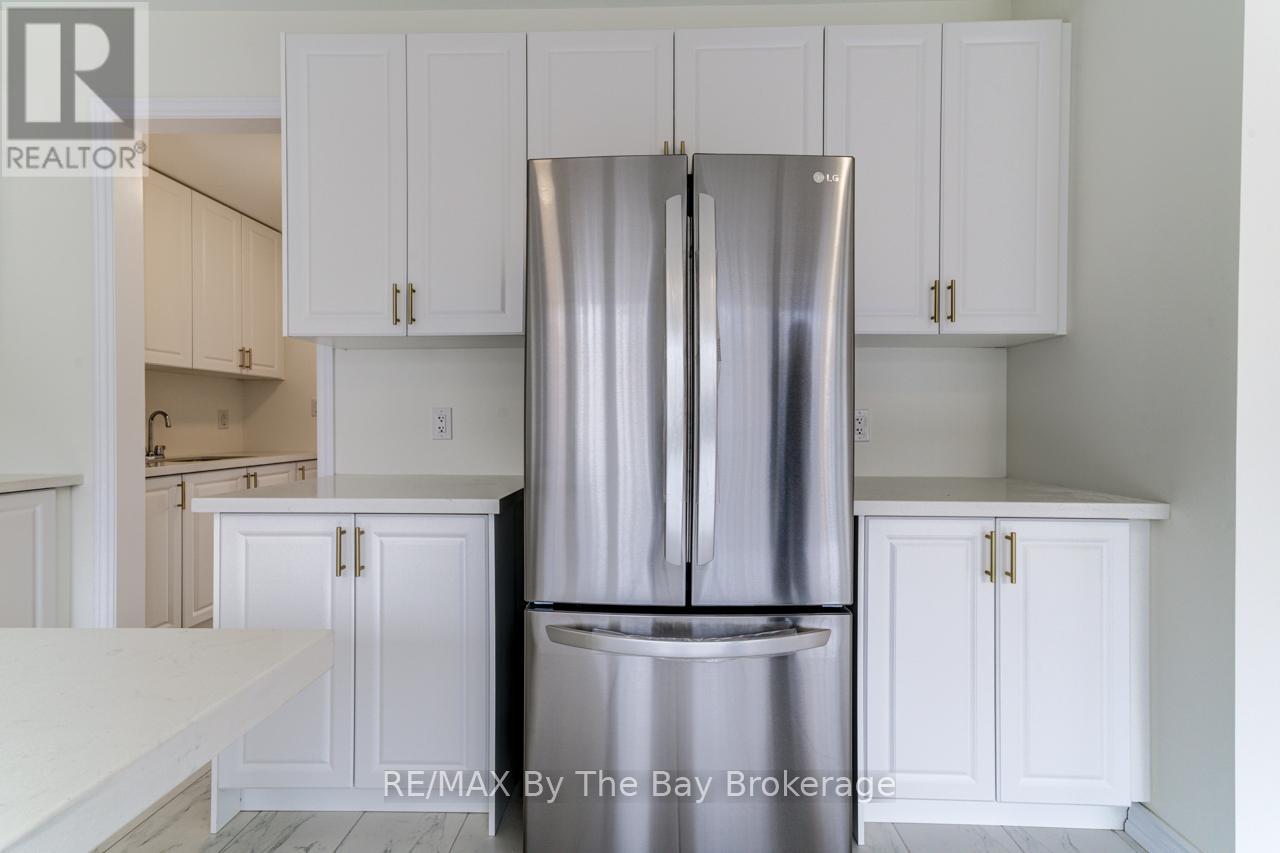 Photo 15 of 41 Del Ray Crescent, Wasaga Beach ON