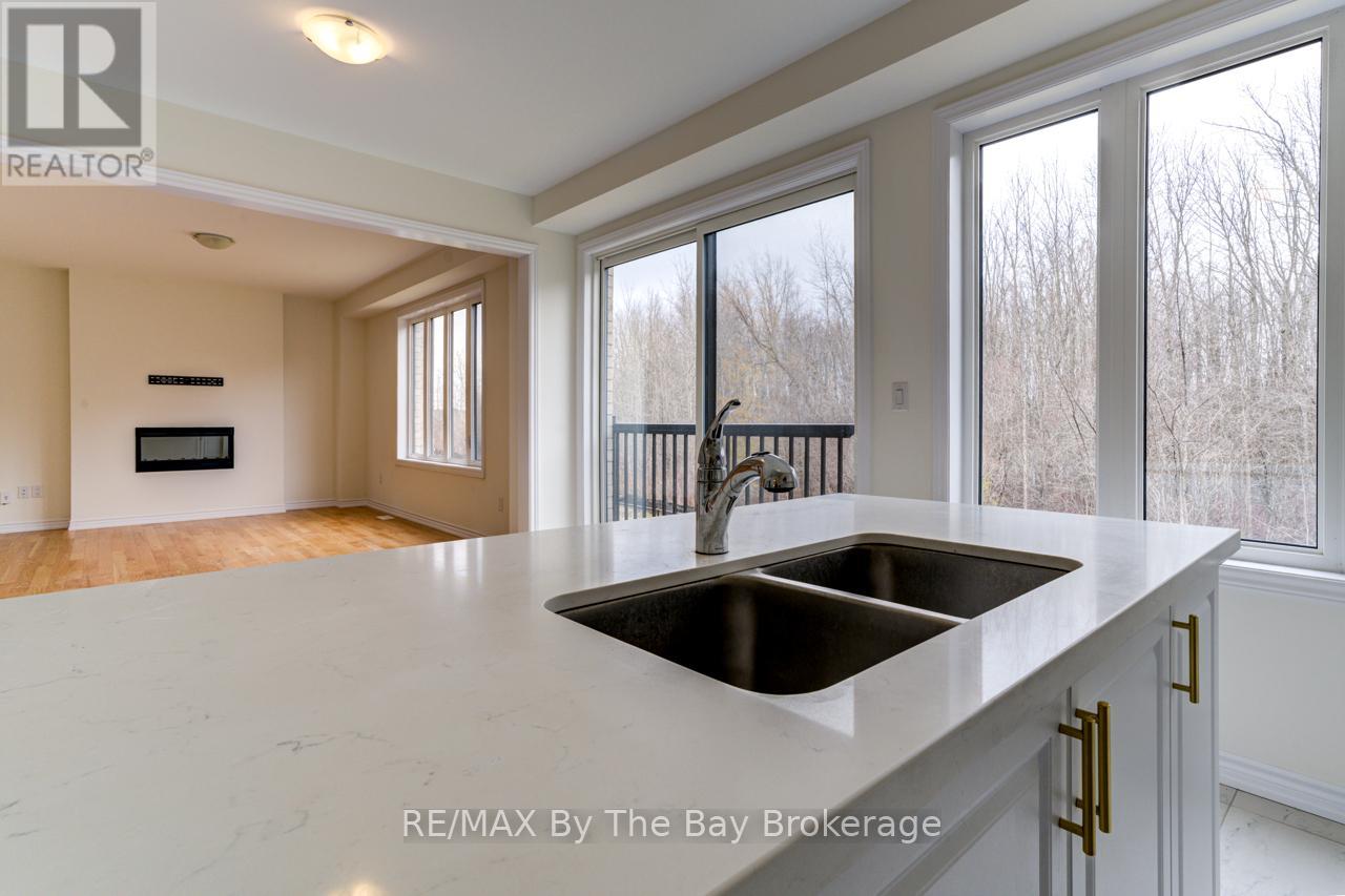 Photo 18 of 41 Del Ray Crescent, Wasaga Beach ON