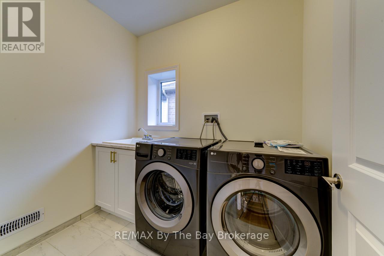 Photo 31 of 41 Del Ray Crescent, Wasaga Beach ON