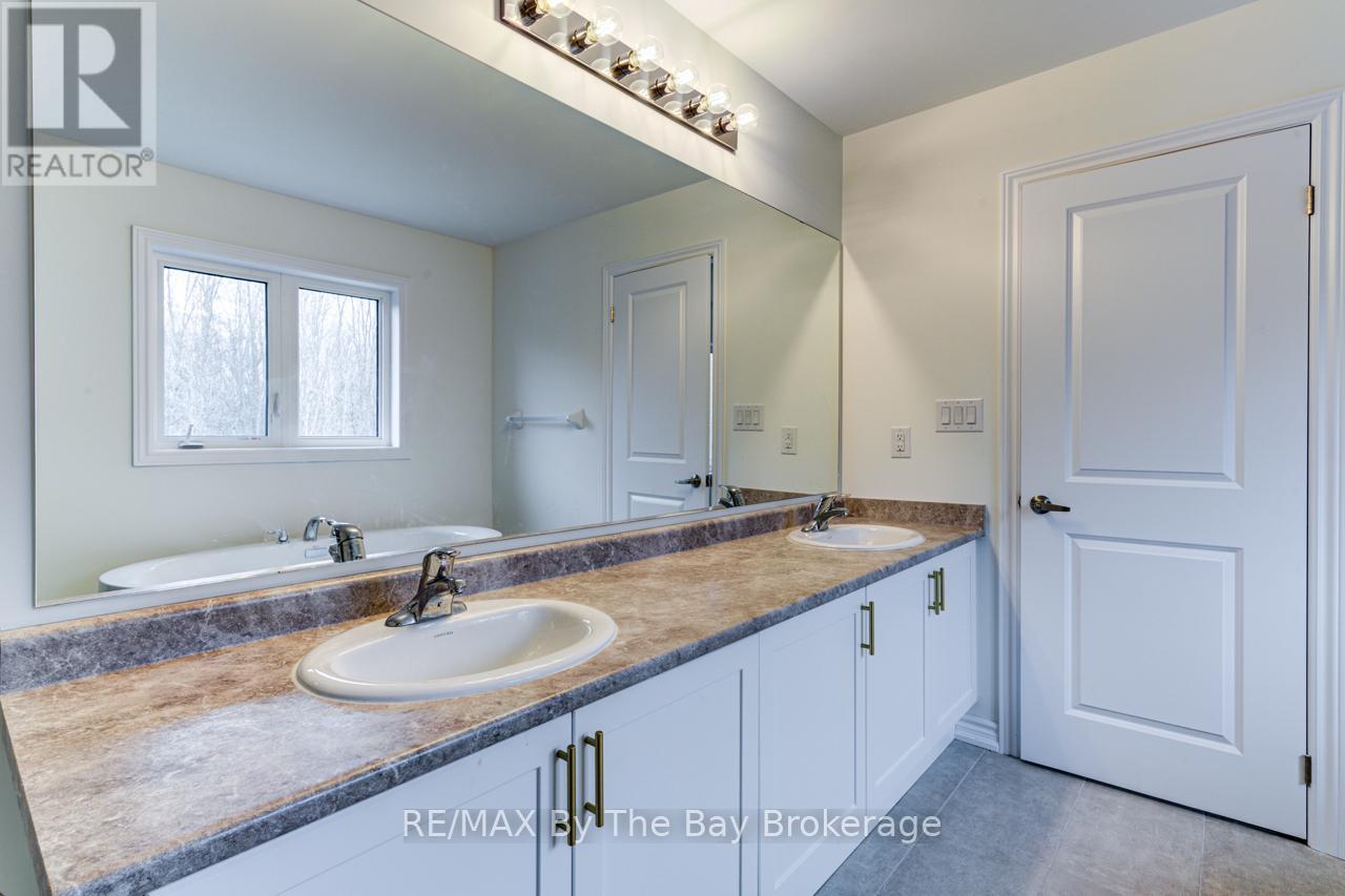 Photo 39 of 41 Del Ray Crescent, Wasaga Beach ON