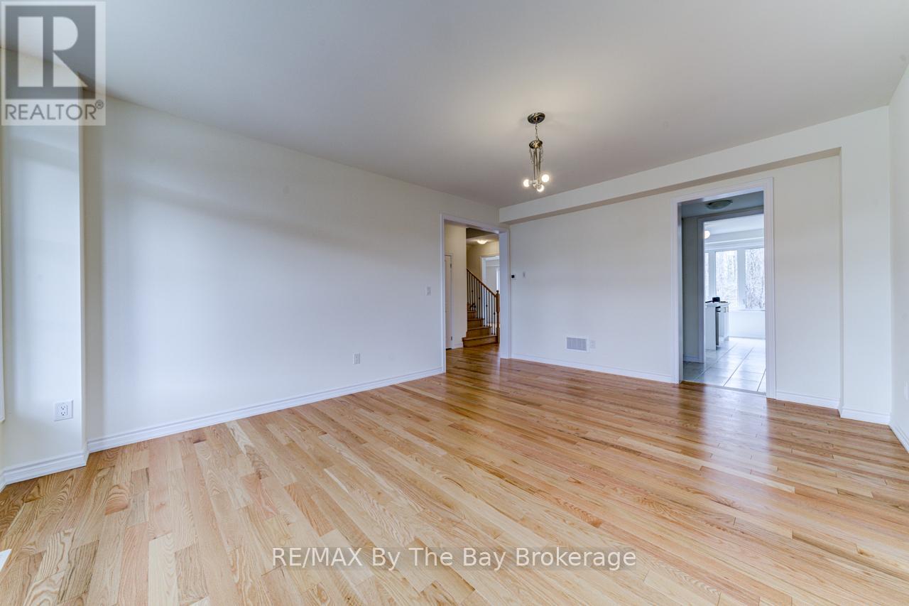 Photo 7 of 41 Del Ray Crescent, Wasaga Beach ON
