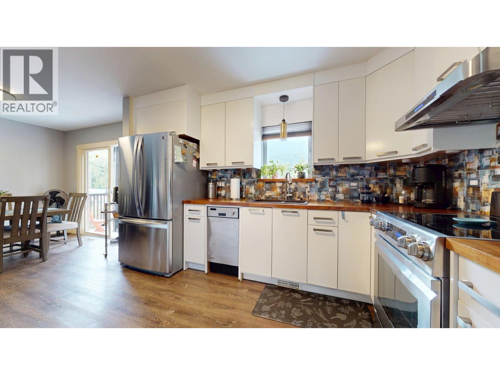 Photo 11 of 41599 Cottonwood Road, Squamish BC