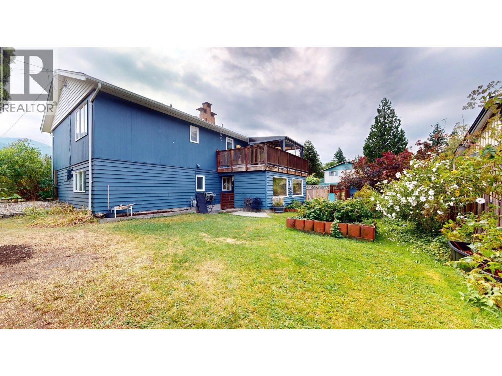 Photo 3 of 41599 Cottonwood Road, Squamish BC