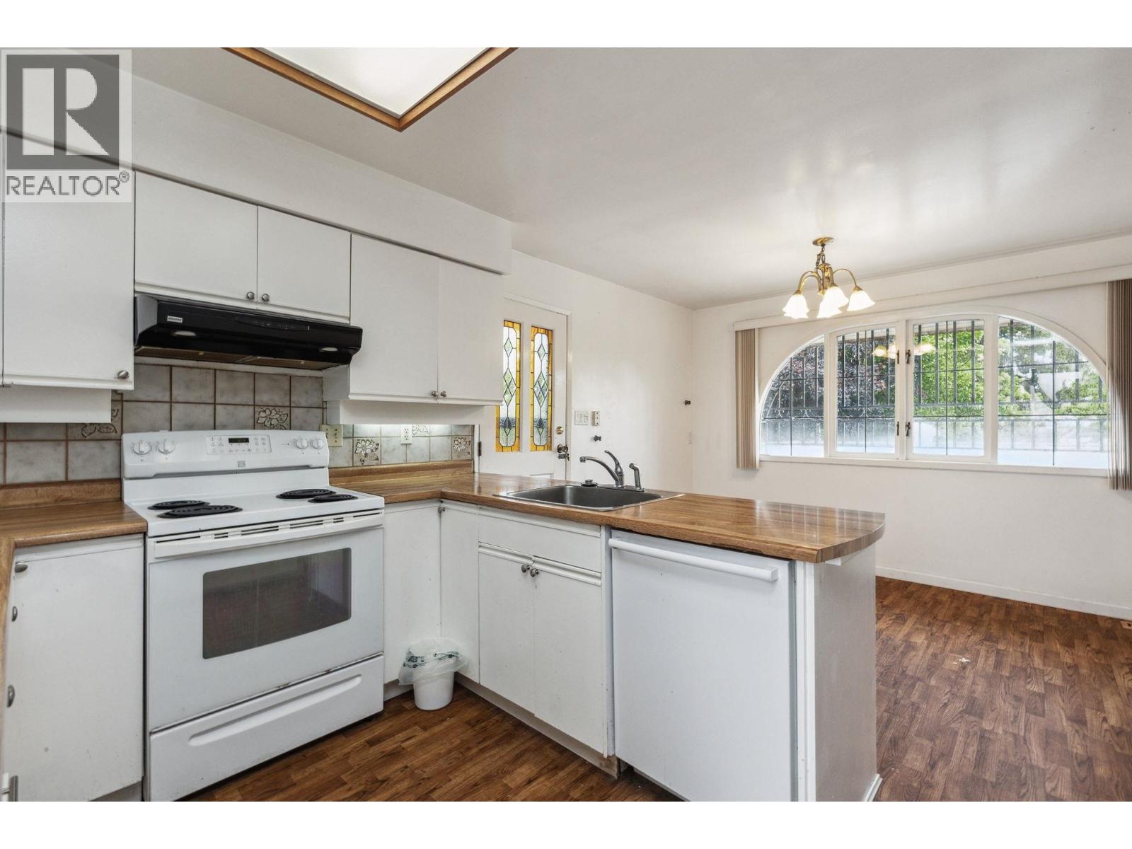 Photo 10 of 4523 King Edward Place, Delta BC