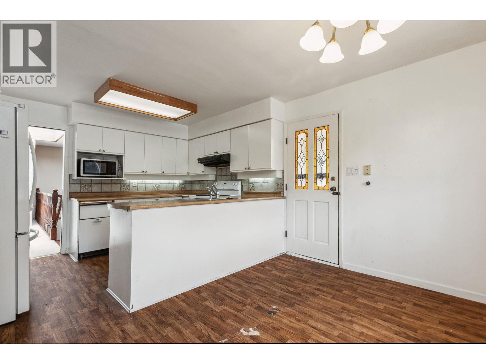 Photo 8 of 4523 King Edward Place, Delta BC